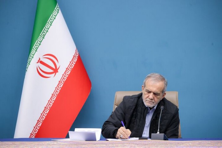 پزشکیان: دولتمردان شهید در سپهر نظام حکمرانی ایران جاودانه خواهند ماند