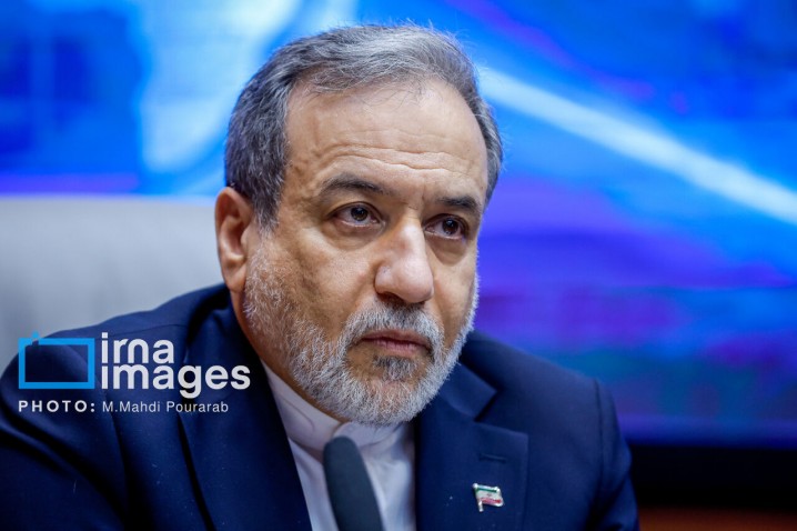 عراقچی: دستورکار نشست عمان، مسیر دریایی جدید در تنگه هرمز است
