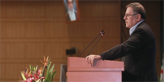 پیشبینی سیف: رشد اقتصادی ۵% و تورم تک رقمی در سال آینده