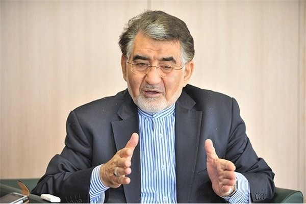 افت ۴۰ درصدی ارزش پول ملی/ نرخ واقعی دلار ۴۲۰۰ تومان است