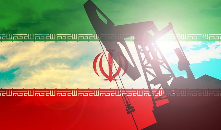 تحریم ایران جایگاه دلار را به عنوان ارز غالب در معاملات نفتی به خطر میاندازد