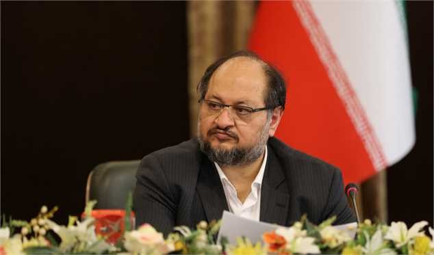 شریعتمداری: کارگران با تلاش فراوان نقش ارزندهای در مقابله با ویروس منحوس کرونا داشتند