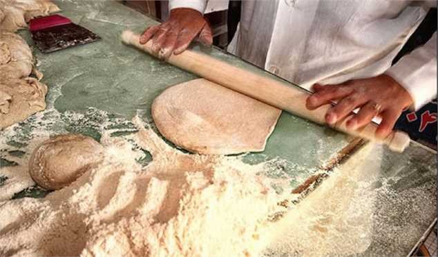جریمه کمفروشان و گرانفروشان نان با کاهش سهمیه آرد
