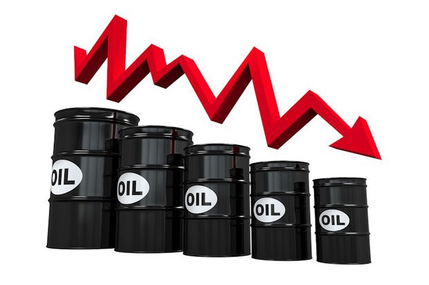 نفت در سراشیبی سقوط؟ انتظار کاهش بیشتری را داشته باشیم؟