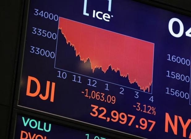 افت بازار سهام آمریکا در پی غیرقانونی شدن تعرفهها