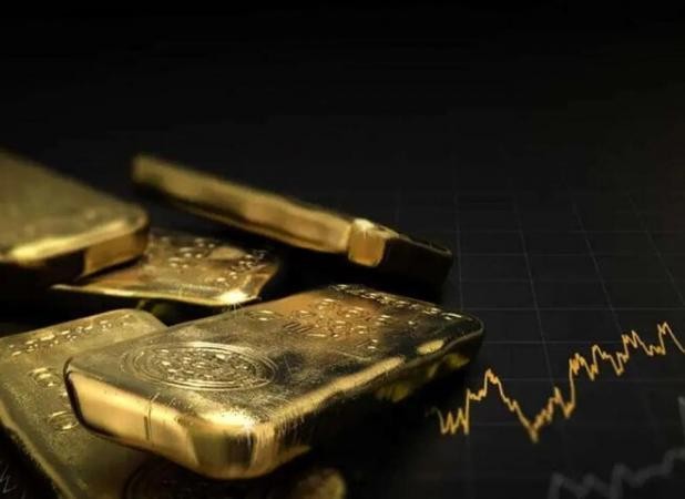 قیمت جهانی طلا امروز ۵ فروردین؛ هر اونس ۳۰۱۰ دلار
