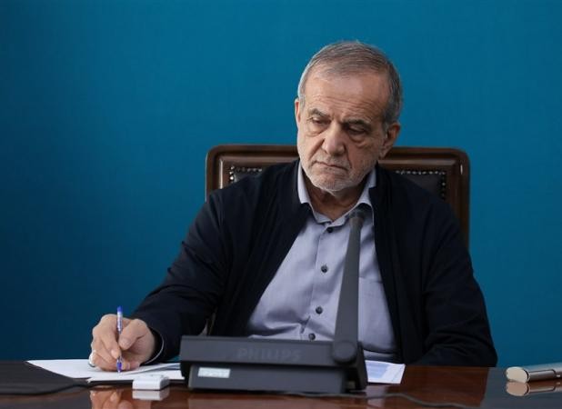 انتقاد رئیسجمهور از تعدد مجوزها و رانت ارزی