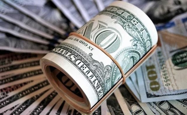 بانکها دلار را چند میخرند؟