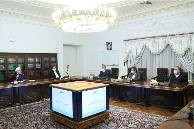 ضرورت عرضه بیشتر سهام شرکتها و بنگاههای بزرگ در بورس