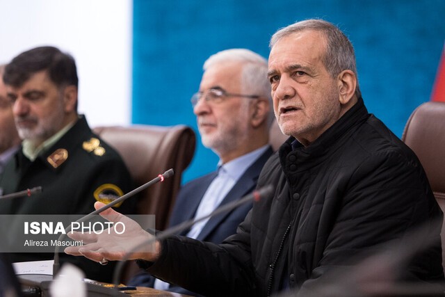 پزشکیان: با جدیت پیگیر صدور به موقع مجوزهای مورد نیاز سرمایهگذاران هستیم