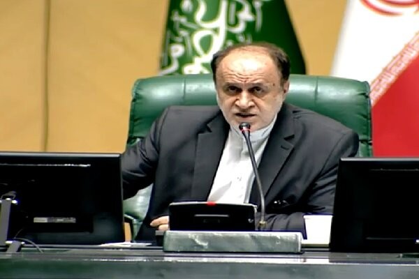حاجیبابایی: مشکلات رانندگان زحمتکش کشور را حل کنید