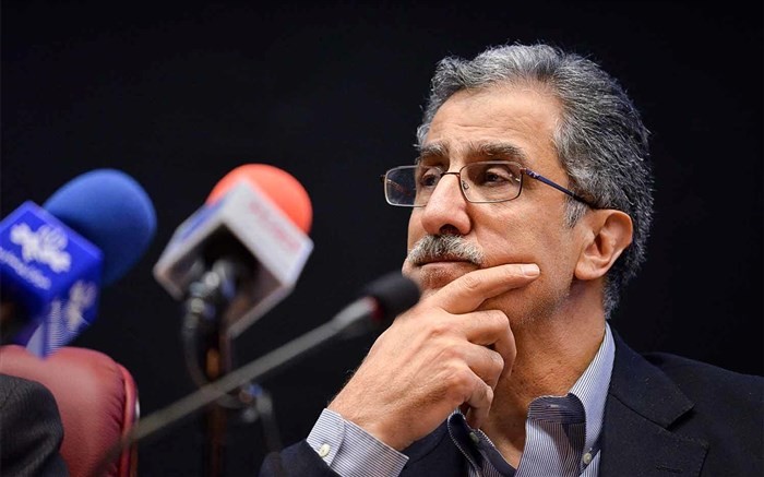 رئیس اتاق تهران: قیمت گذاری دستوری و ارز ۴۲۰۰ تومانی باید از اقتصاد کشور حذف شوند