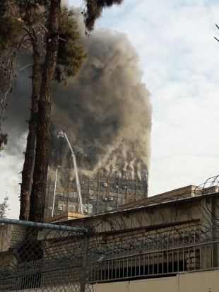 فرو ریختن ساختمان تجاری پلاسکو /جان باختن 30 آتش نشان