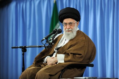 رهبر معظم انقلاب: میتوانیم بر همه سختیها و چالشها، مؤمنانه فائق بیاییم