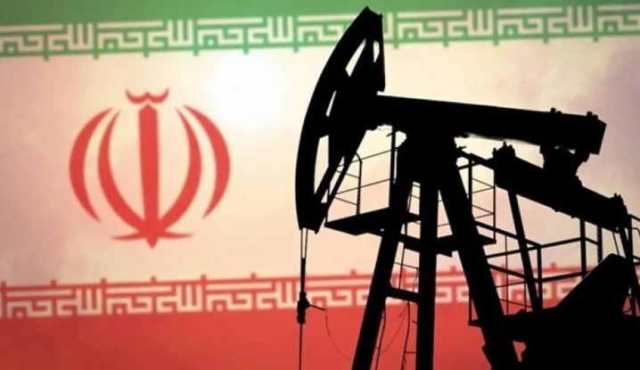 یک نماینده مجلس مدعی شد: درخواست هند برای خرید نفت ایران با وجود اسنپبک