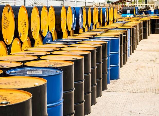 سردرگمی بازار نفت در سایه تنش‌ها و نگرانی ها