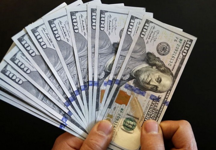 دلار نتوانست در افزایش گلات کند
