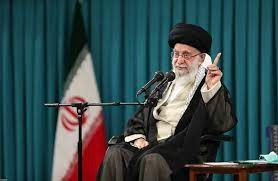 رهبر انقلاب: نخبگان دانشگاهی موجب آبروی ایران شدند/نباید بگذاریم نخبگان مایوس شوند