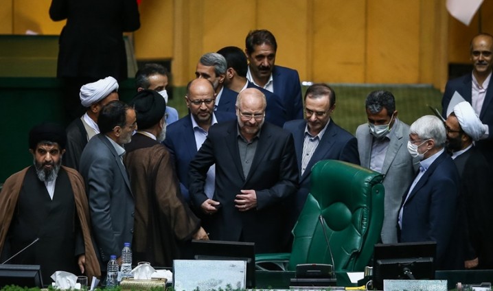 درخواست صادرکنندگان از رئیس مجلس برای توقف طرح جرمانگاری عدم بازگشت ارز صادراتی