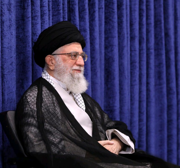 رهبر انقلاب: خدای متعال بر ما منت گذاشته و پیادهروی اربعین را خلق کرده است