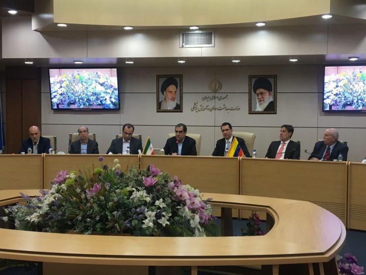 ایران و ونزوئلا تفاهمنامه دارویی امضا کردند