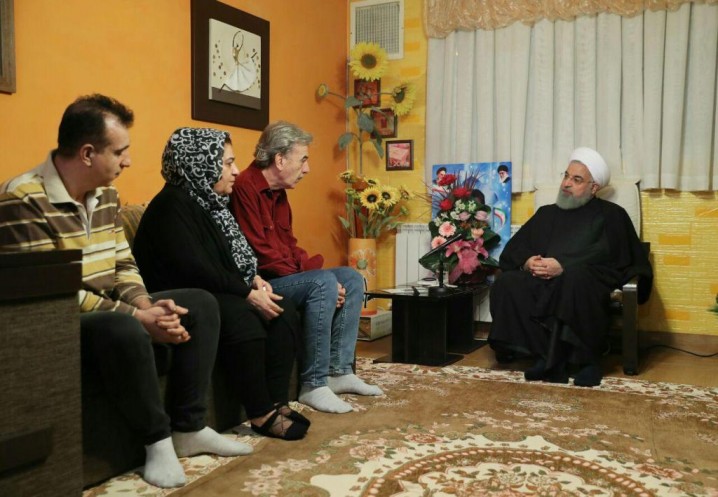 رییس جمهوری با \'هاسو کشیش دانیلیان\' جانباز ارمنی دیدار و گفت وگو کرد