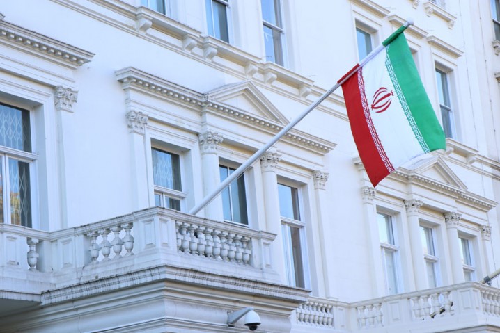 سفیر ایران درلاهه، تامین امنیت سفارت را مورد تاکید قرار داد