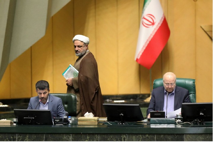 پس لرزههای تازه از اصلاح قانون جنجالی در مجلس؛ رویارویی تازه قالیباف و رسایی بر سر ظریف
