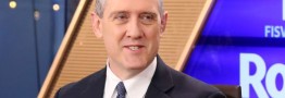Fed\'s Bullard becomes first on central bank to suggest delaying December rate hike