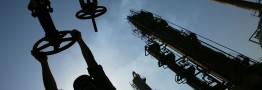 بازار نفت پرتلاطم اما با ثبات باقی می‌ماند/ تغییر شرایط از کمبود به مازاد