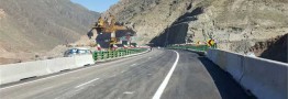 محور چالوس و آزادراه تهران-شمال به دلیل ریزش سنگ همچنان مسدود است