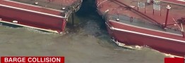 برخورد نفتکش آمریکا با دو قایق حامل سوخت 9 هزار بشکه بنزین را روانه دریا کرد